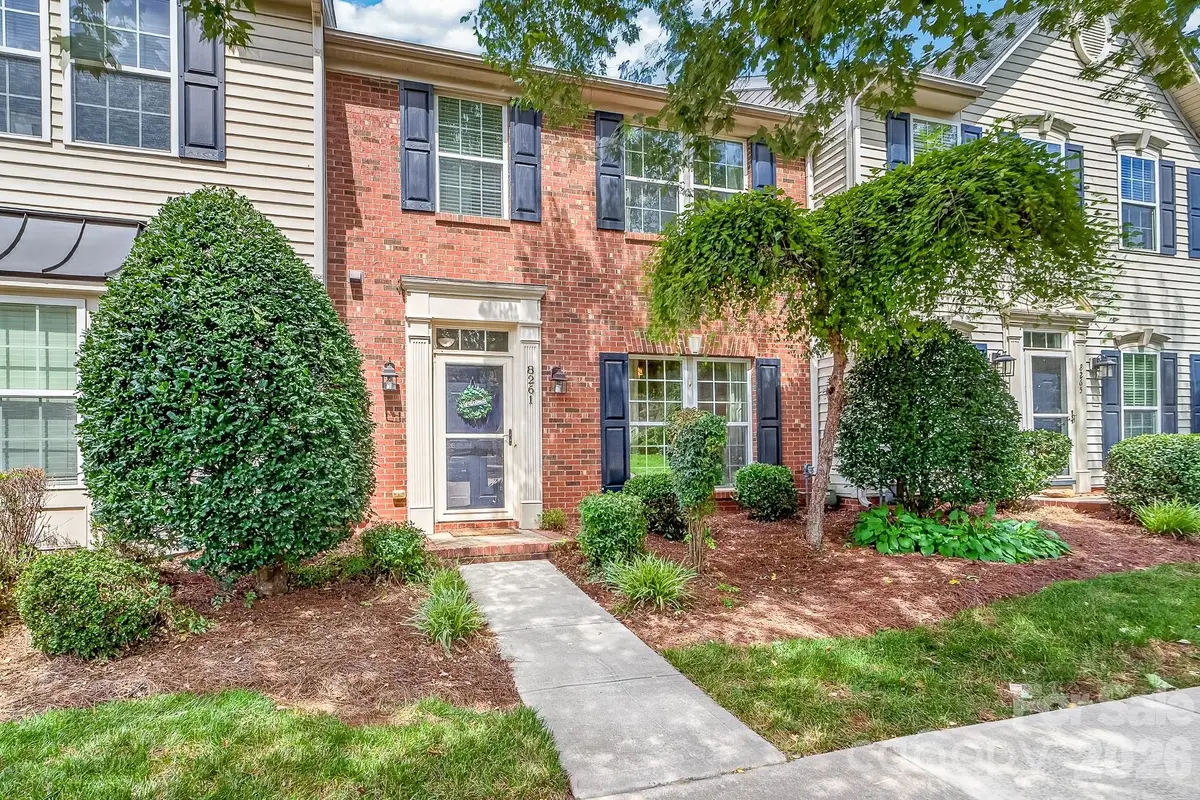 8261 Bridgegate Drive, Huntersville, NC 28078 - #1