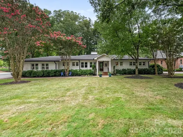 2652 Knollwood Road, Charlotte, NC 28211