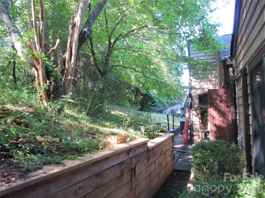 6 Woodlands Drive, Black Mountain, NC 28711 - #3