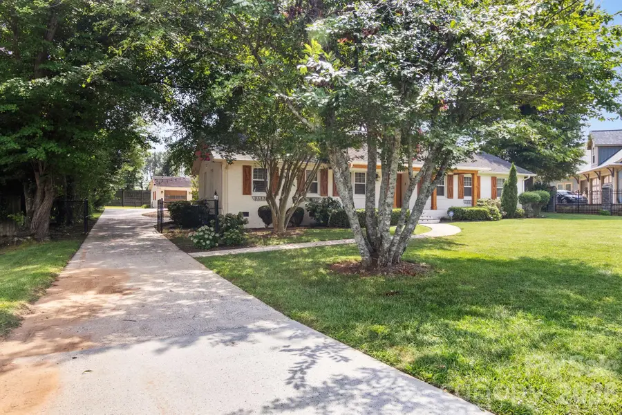 7030 Delta Lake Drive, Charlotte, NC 28215 - #3