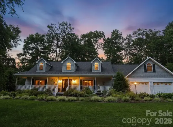 225 White Oak Road, Burnsville, NC 28714