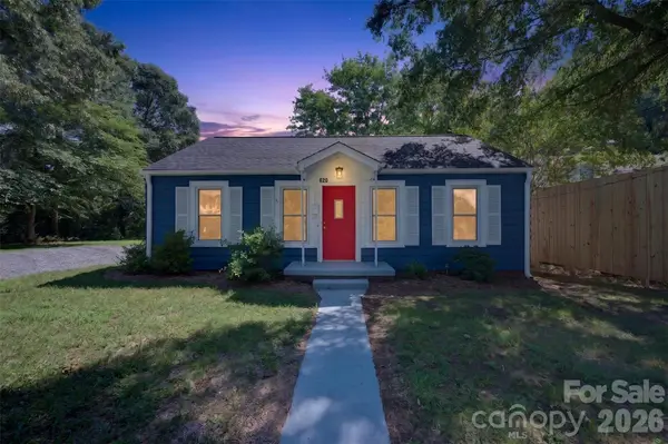 620 10th Street Boulevard Nw, Hickory, NC 28601
