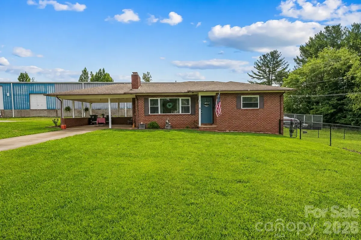 691 Central Street, Hudson, NC 28638 - #1