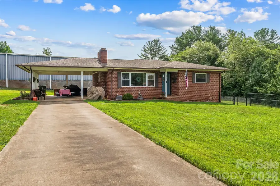 691 Central Street, Hudson, NC 28638 - #2