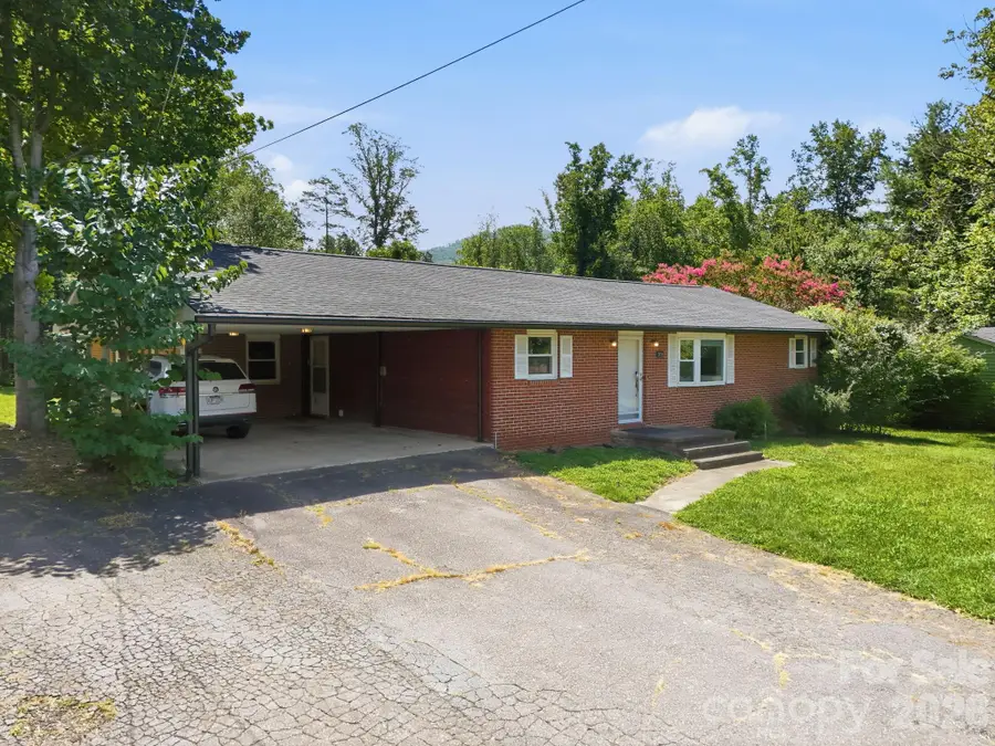 376 School Road E, Asheville, NC 28803 - #2