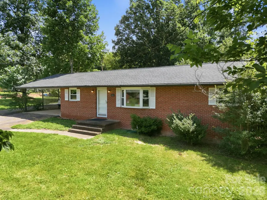376 School Road E, Asheville, NC 28803 - #3