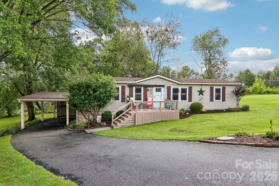305 Meadowbrook Court, Hendersonville, NC 28792 - #2