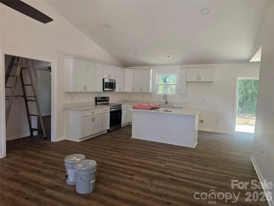 350 14th Avenue Sw, Hickory, NC 28602 - #2