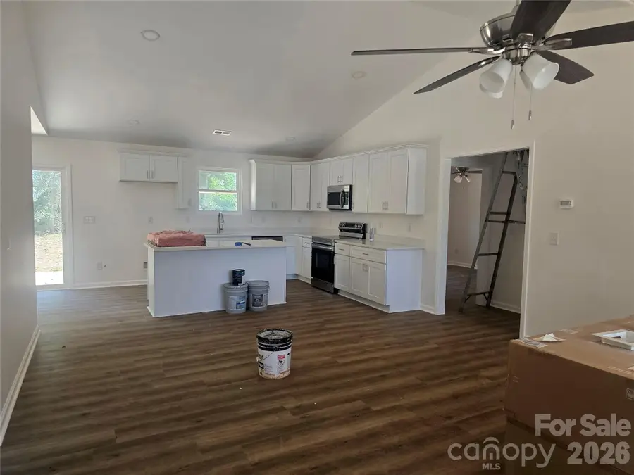 356 14th Avenue Sw, Hickory, NC 28602 - #2