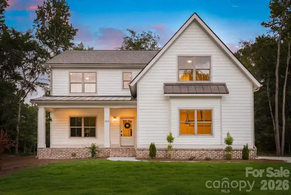 2315 Chateau Court, Matthews, NC 28105