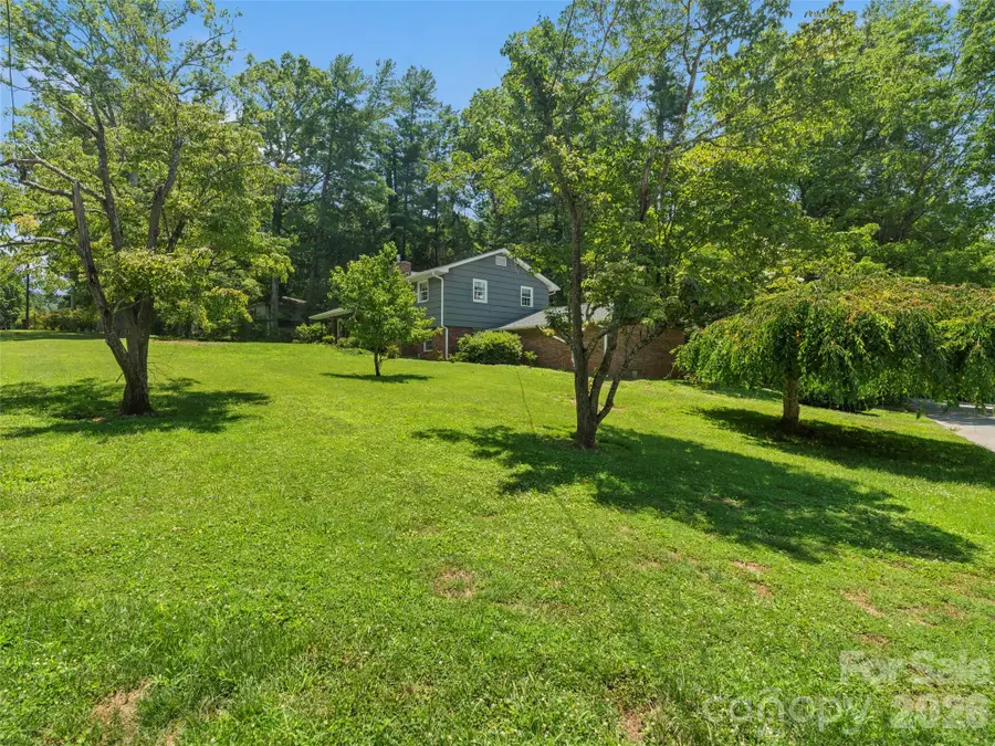 20 S Oak Forest Drive, Asheville, NC 28803 - #2