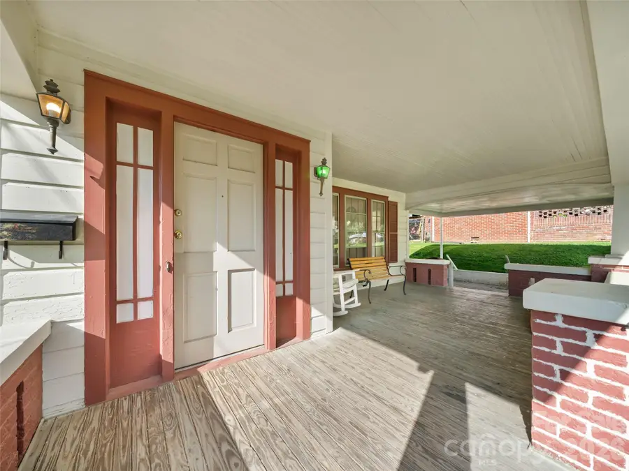 147 Walnut Avenue, Spruce Pine, NC 28777 - #2