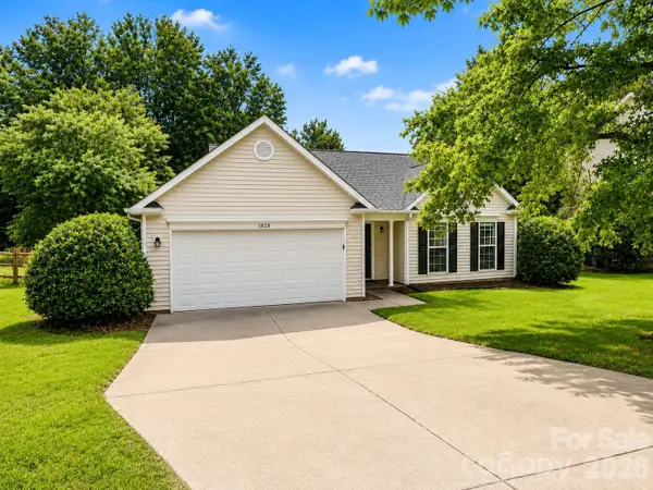 1828 Sugar Hollow Drive, Charlotte, NC 28214