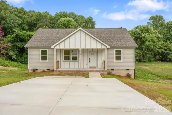 126 Aspen Street, Yadkinville, NC 27055