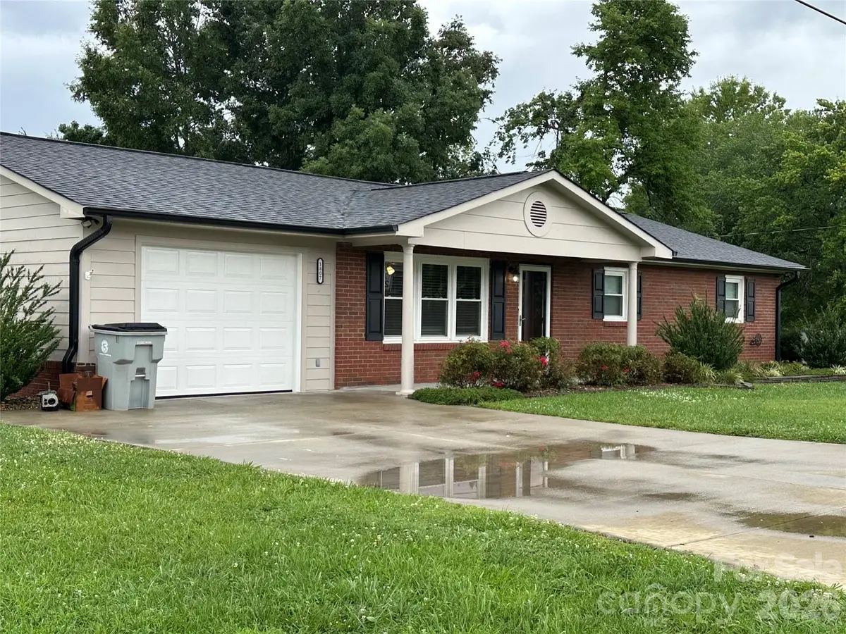 1807 Forest Hills Park Sw, Lenoir, NC 28645 - #1