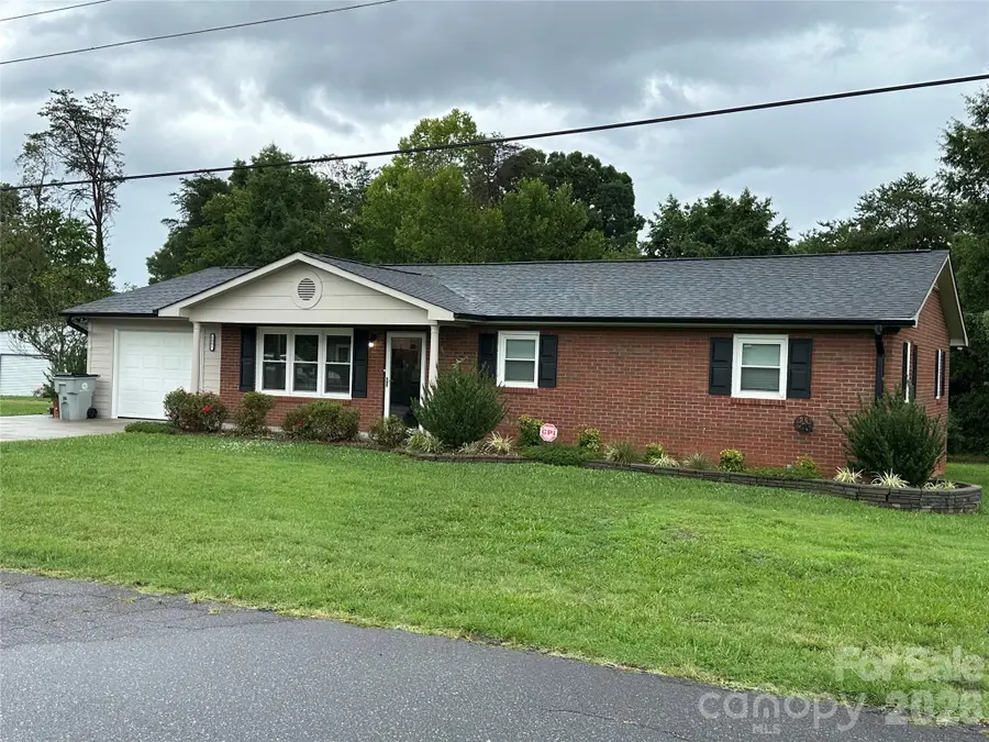 1807 Forest Hills Park Sw, Lenoir, NC 28645 - #2
