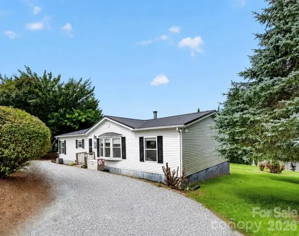 26 Sweet Briar Path Way, Hendersonville, NC 28792