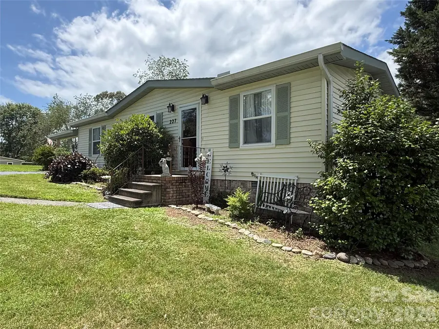 227 Cranbrook Circle, Hendersonville, NC 28792 - #2