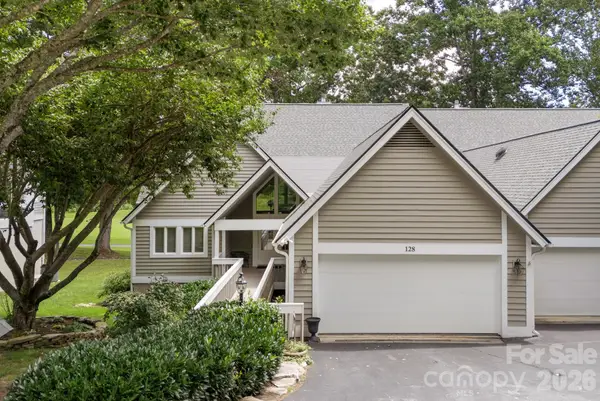 128 Overlook Drive, Flat Rock, NC 28731