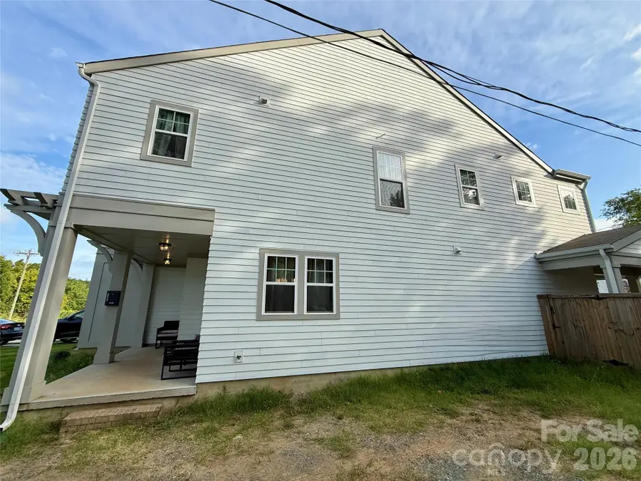 231 Hoskins Avenue Drive, Charlotte, NC 28208 - #3
