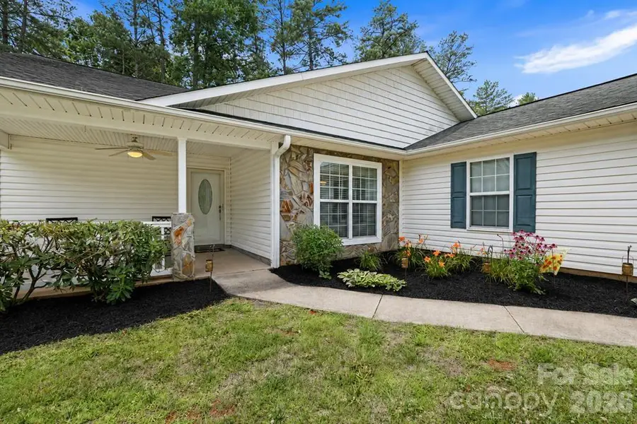 17 Coventry Circle E, Franklin, NC 28734 - #2