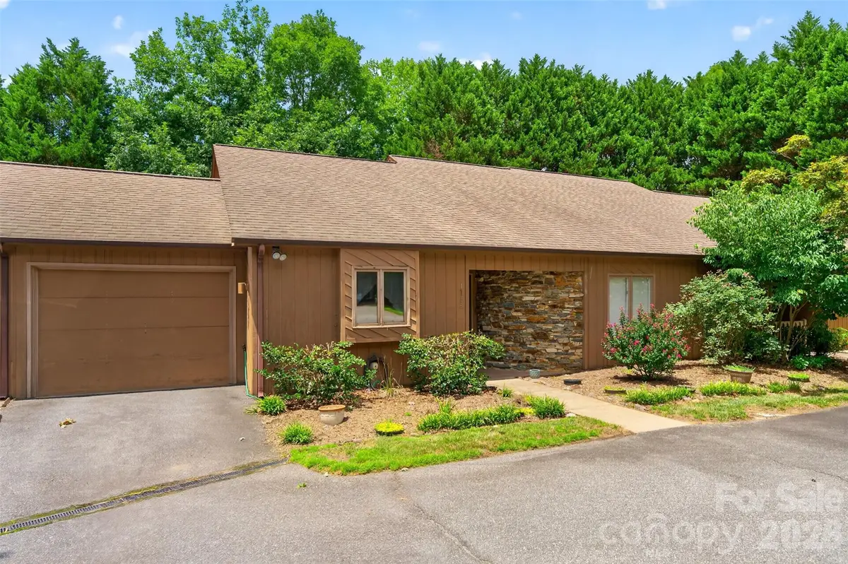 1736 12th Street Ne, Hickory, NC 28601 - #1