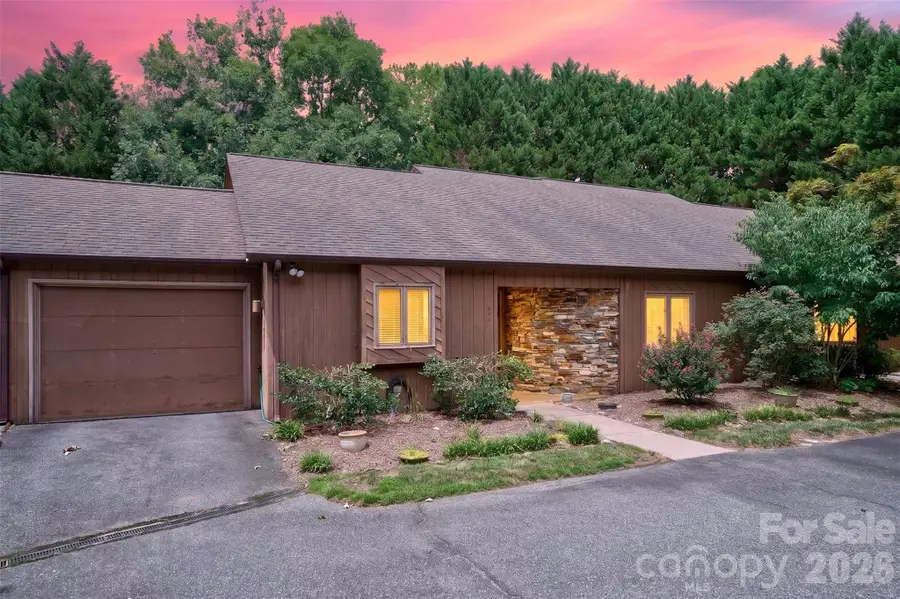 1736 12th Street Ne, Hickory, NC 28601 - #2