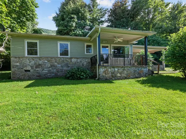 51 Atari Road, Waynesville, NC 28786