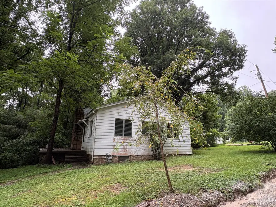 912 Halstead Boulevard #1-8, Hendersonville, NC 28791 - #2
