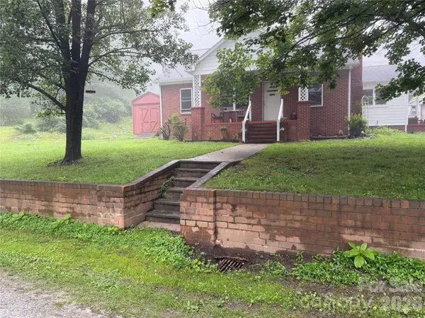 77 Maple Road, Spruce Pine, NC 28777