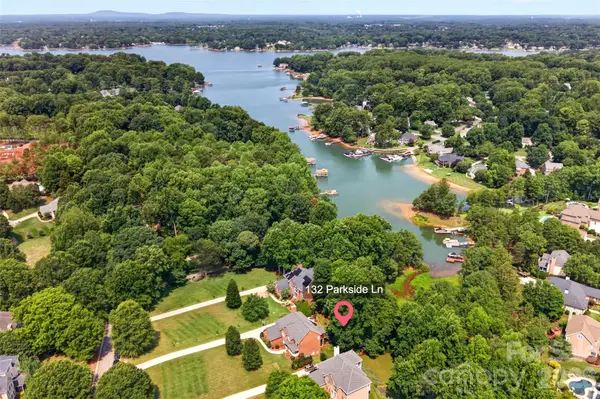 132 Parkside Lane, Mooresville, NC 28117