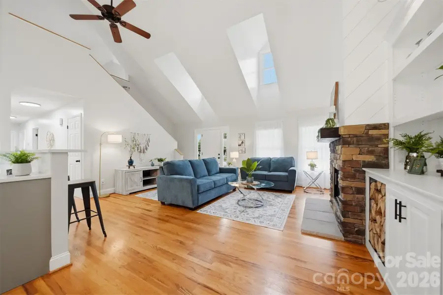 920 Barrington Drive Ne, Lenoir, NC 28645 - #3