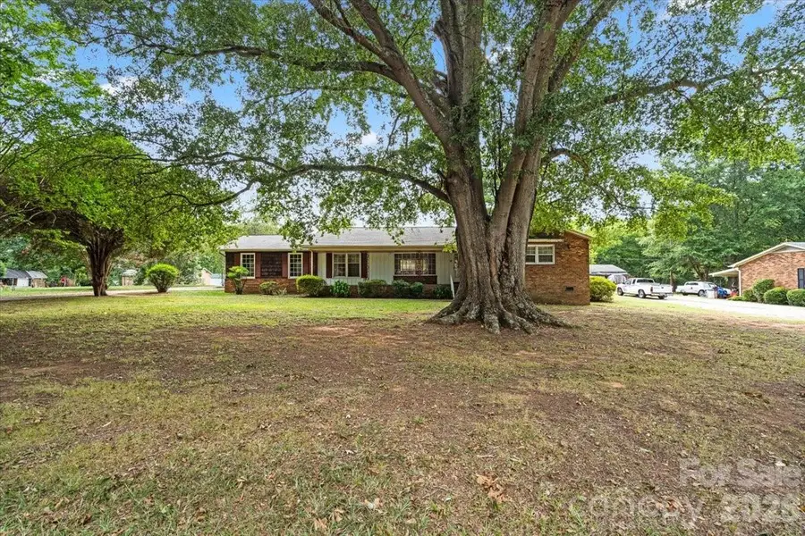 816 Clinton Avenue, Lancaster, SC 29720 - #2