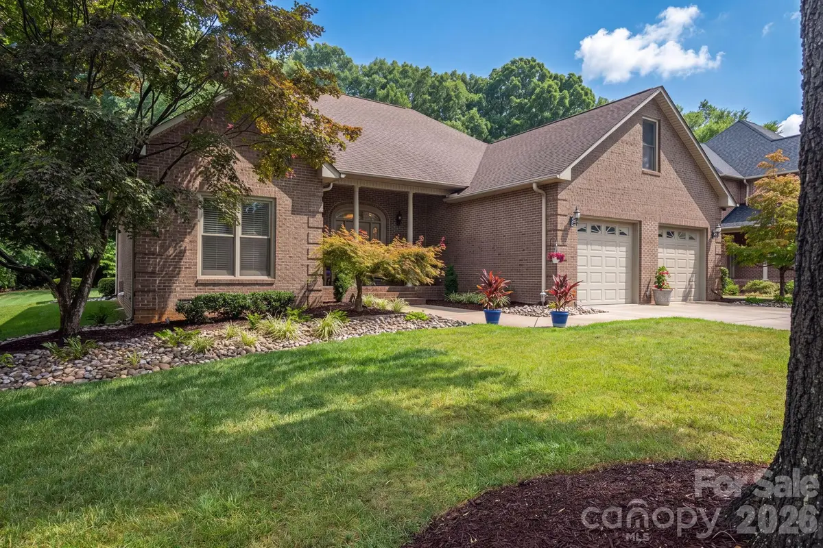 725 Hanna Woods Drive, Cramerton, NC 28032 - #1
