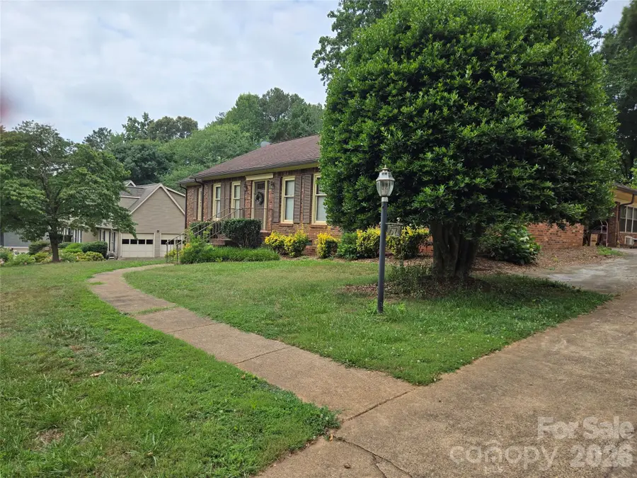 1671 Kensington Circle, Newton, NC 28658 - #2