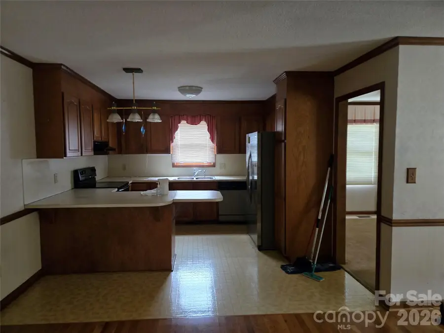 1671 Kensington Circle, Newton, NC 28658 - #3