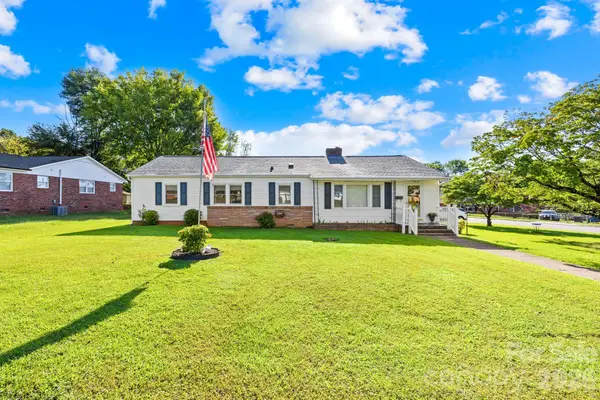 1000 Radio Road, Statesville, NC 28677