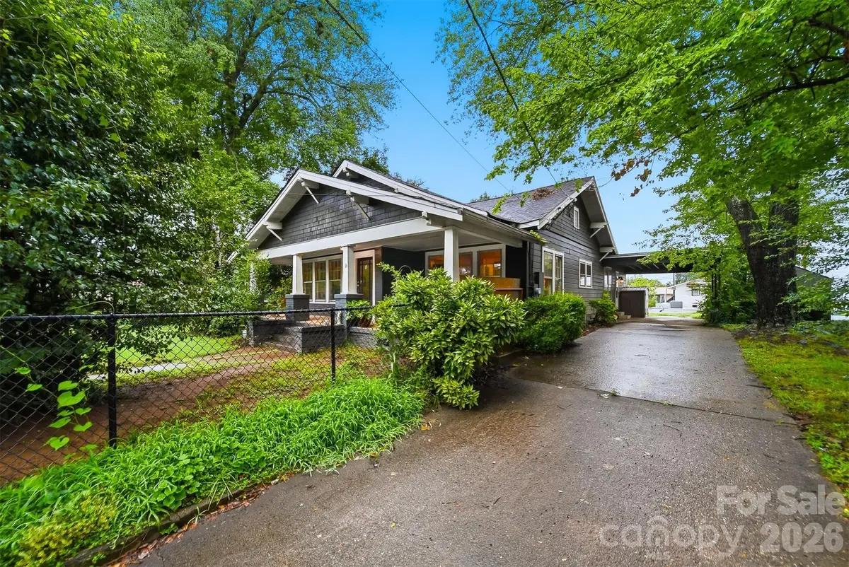 211 Lenoir Street, Morganton, NC 28655 - #1