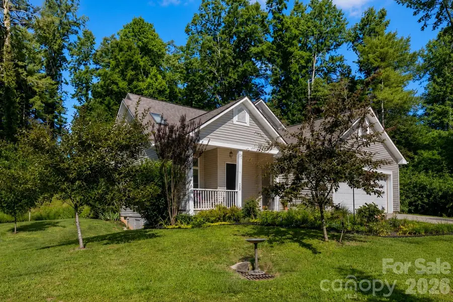 725 W Pine Street, Hendersonville, NC 28739 - #2