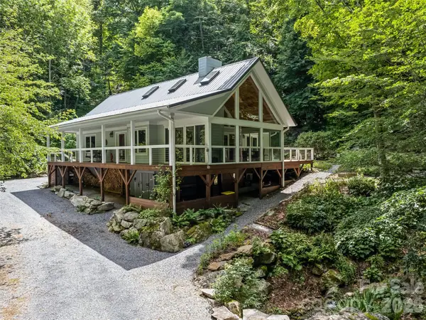 283 The High Road, Waynesville, NC 28786