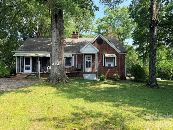 737 W C Street, Newton, NC 28658