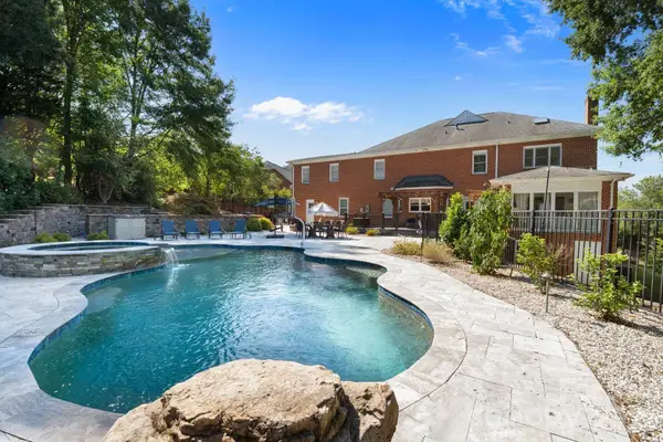 1006 Chelsea Place, Matthews, NC 28105