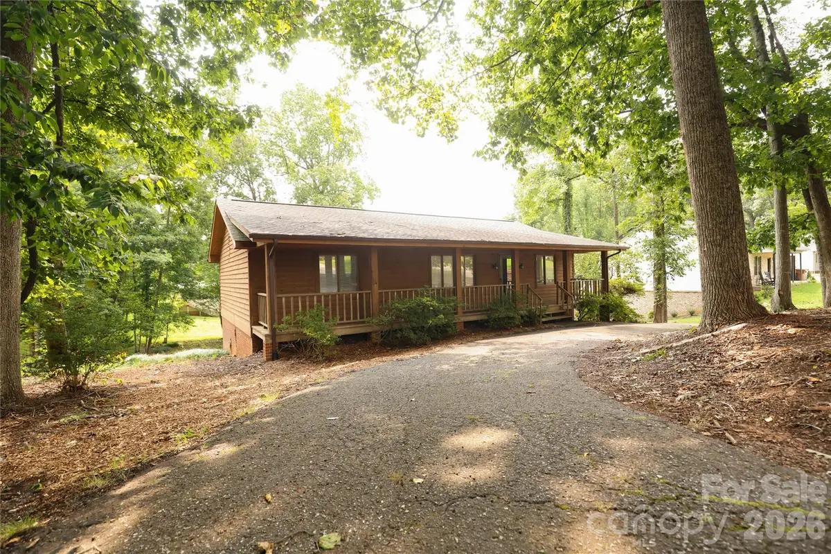 5516 Brookwood Lane, Hickory, NC 28602 - #1
