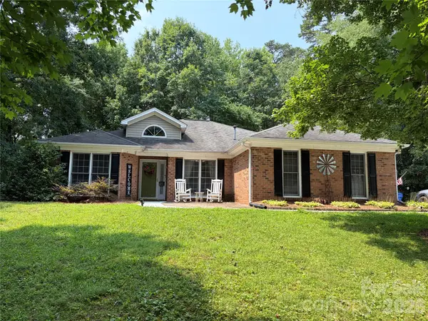 270 Charter Oak Court, Mooresville, NC 28115