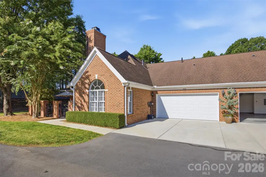 7424 Hurstbourne Green Drive, Charlotte, NC 28277 - #2