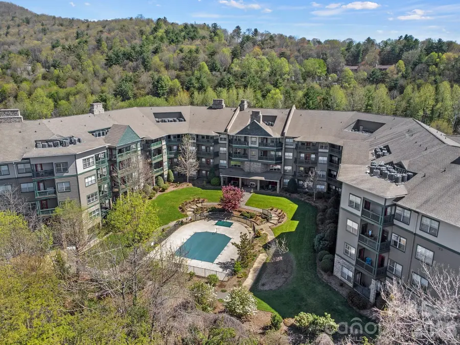 9 Kenilworth Knoll #207, Asheville, NC 28805 - #3