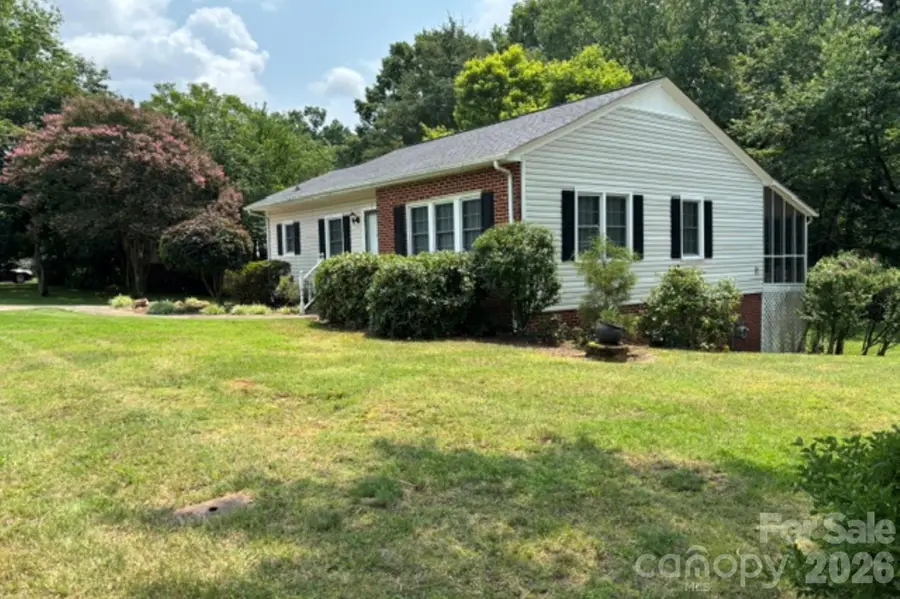 1404 23rd Avenue Ne, Hickory, NC 28601 - #2