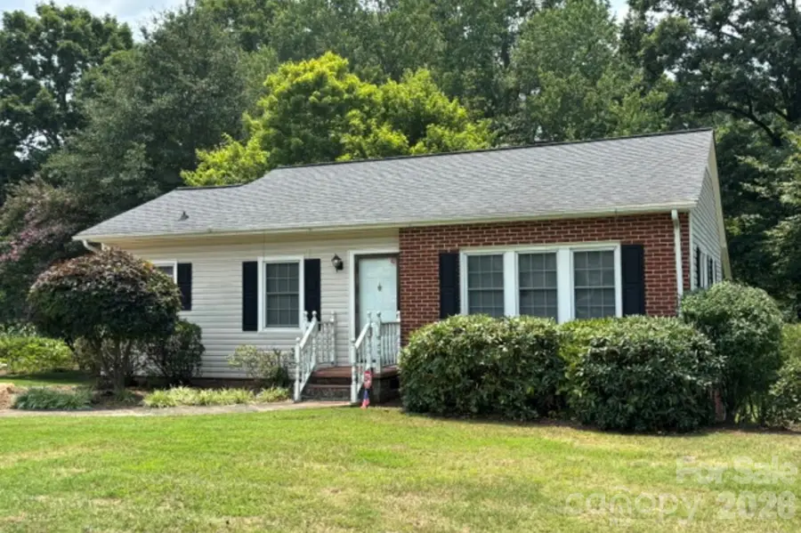 1404 23rd Avenue Ne, Hickory, NC 28601 - #3