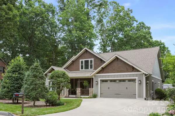 202 Midland Avenue, Black Mountain, NC 28711