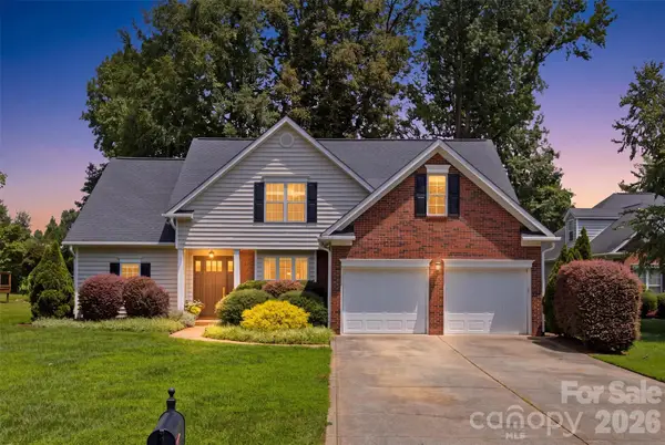 15121 Castlebridge Lane, Matthews, NC 28104